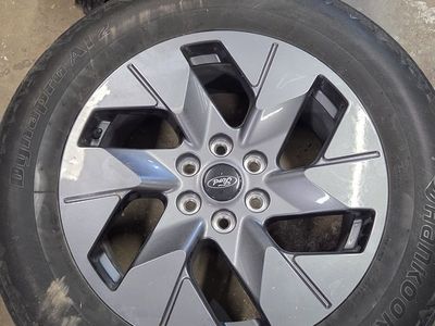 2023 Ford F-150 Lightning wheels and tires