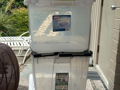 BINS TOTES LIDS THAT LOCK SET OF 5
