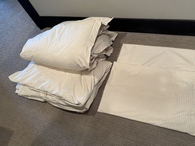 Two twin Duvet cover, duvet insets and pillow shams