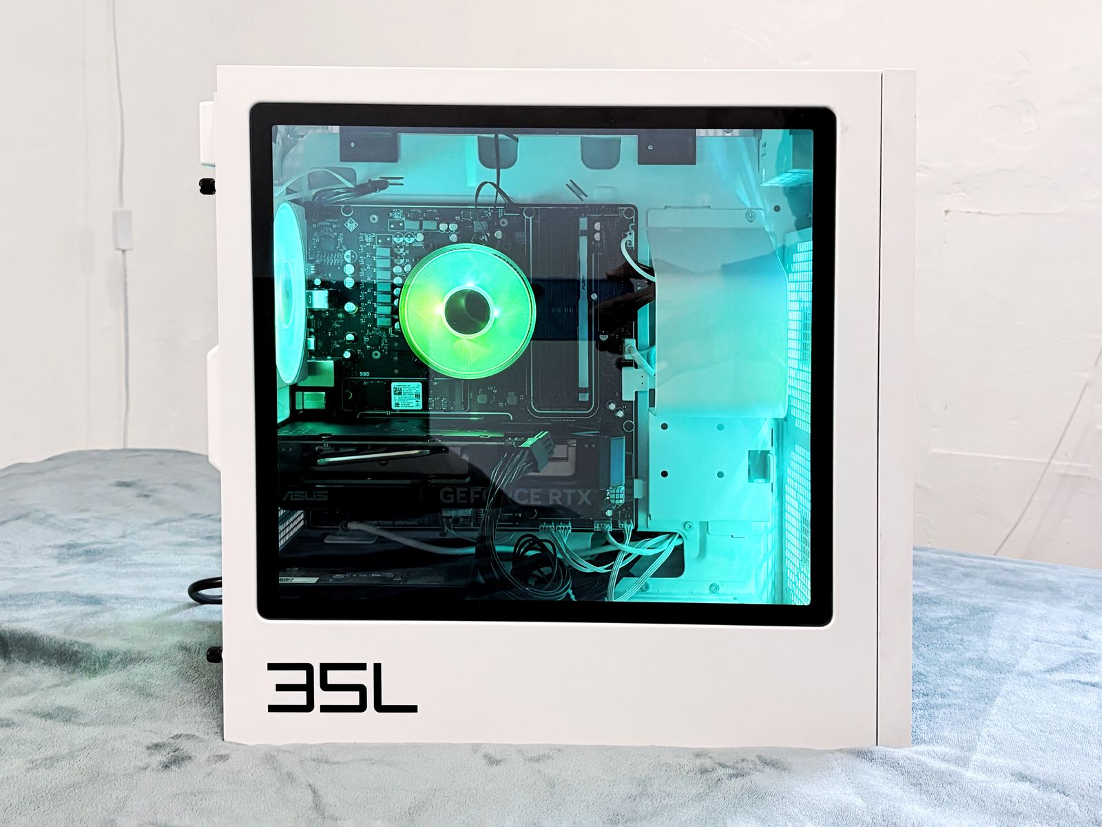 Main image 4