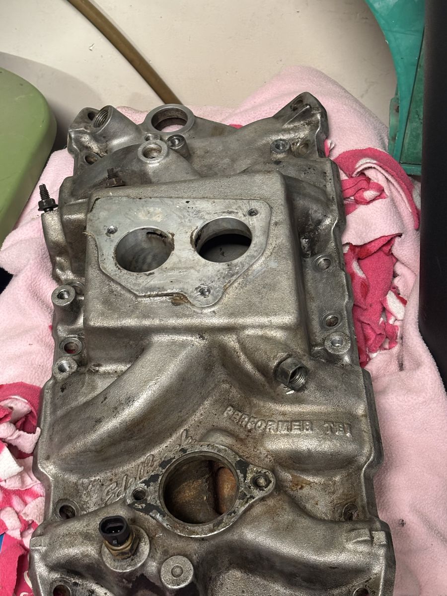 Edelbrock  Performer Intake Manifold Tbi