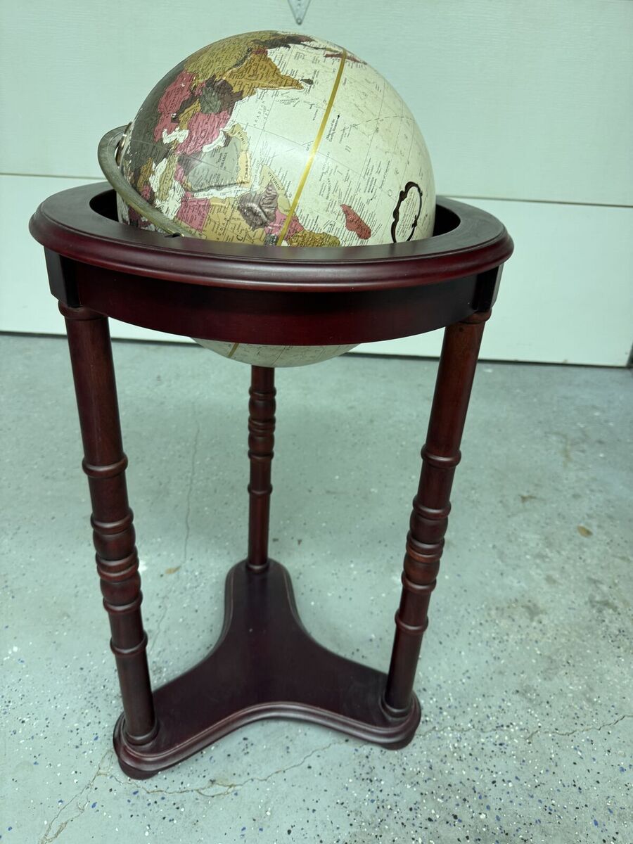 Globe - Like new condition