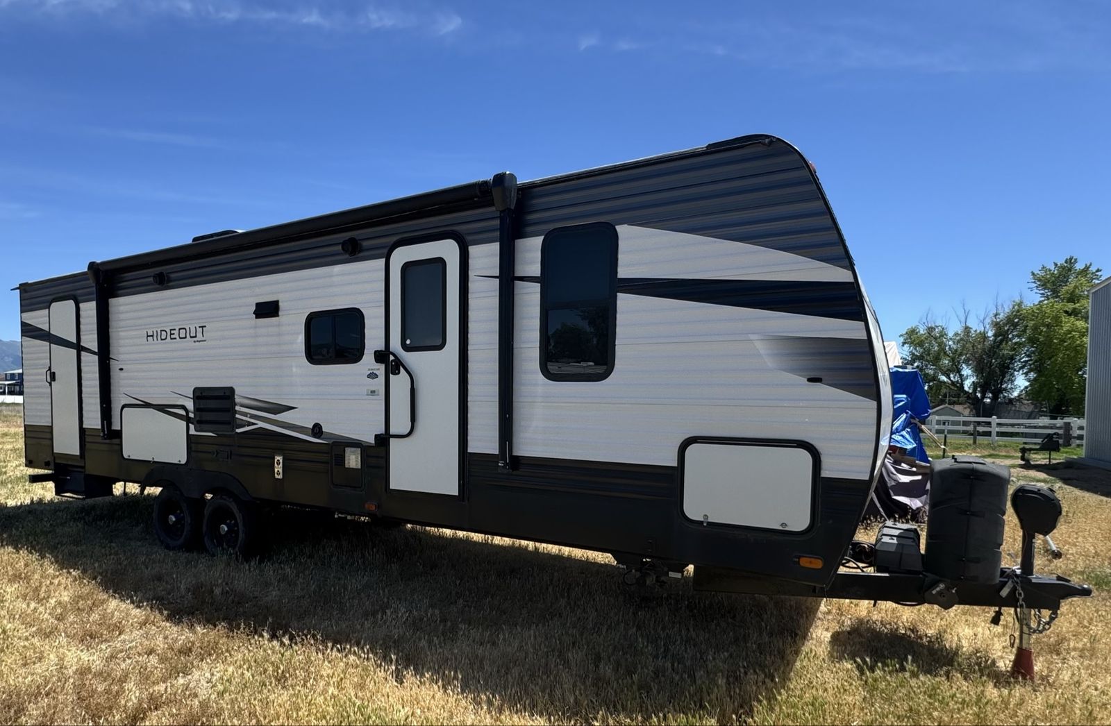 2020 28BHSWE Keystone Hideout Travel Trailer with slide out- Great Condition, Ready for Adventure