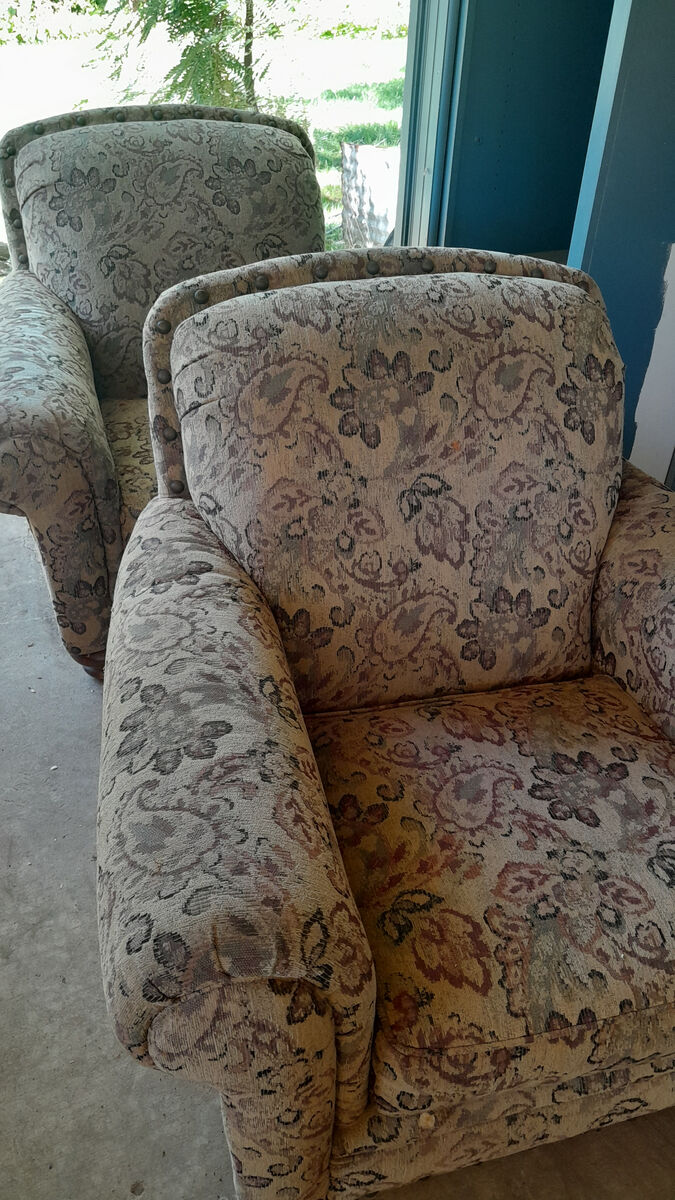 Set of big comfy chairs