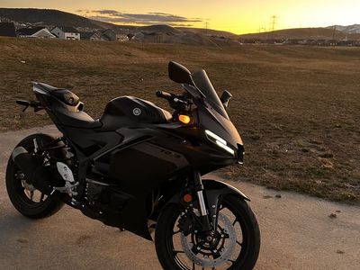 2025 Yamaha YZF-R3 – 5,500 Miles – Loaded with Upgrades