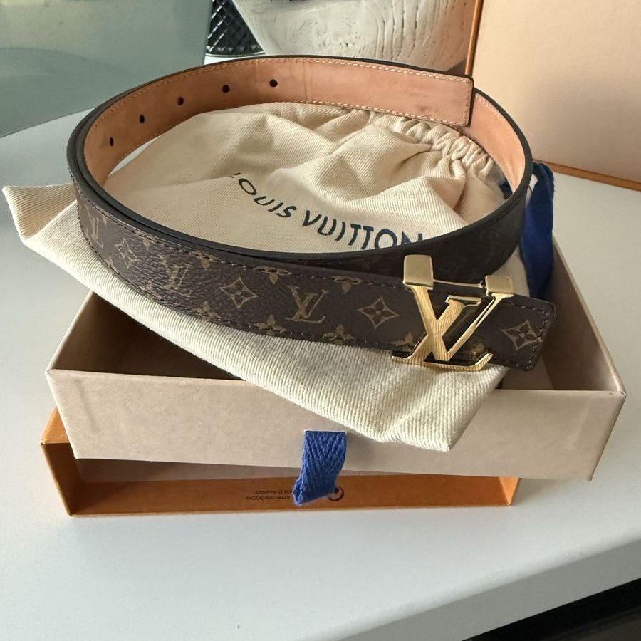Authentic Women’s Louis Vuitton belt (comes with travel box & bag and authenticity tag)
