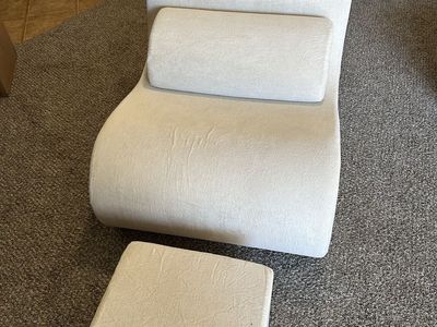 Reading Chair with Ottoman