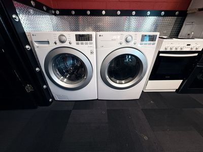 Matching White Ultra Capacity, Gas Lg Washer & Dryer Set!(STACKABLE!)