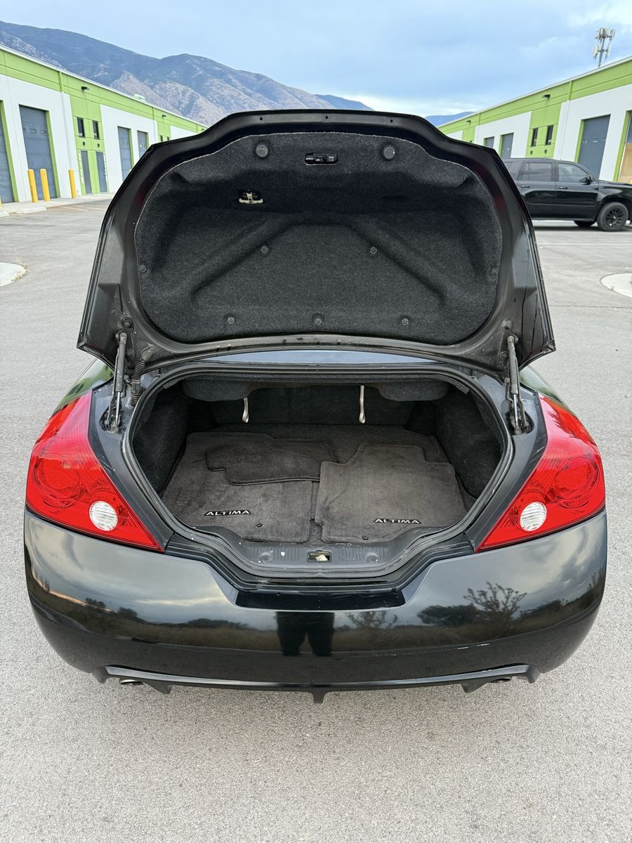 Main image 6