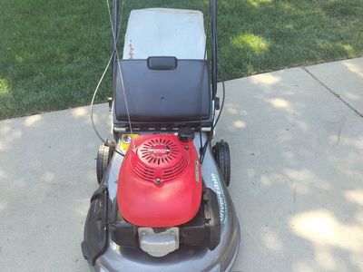 Honda HRT216 RWD Self Propelled Lawnmower