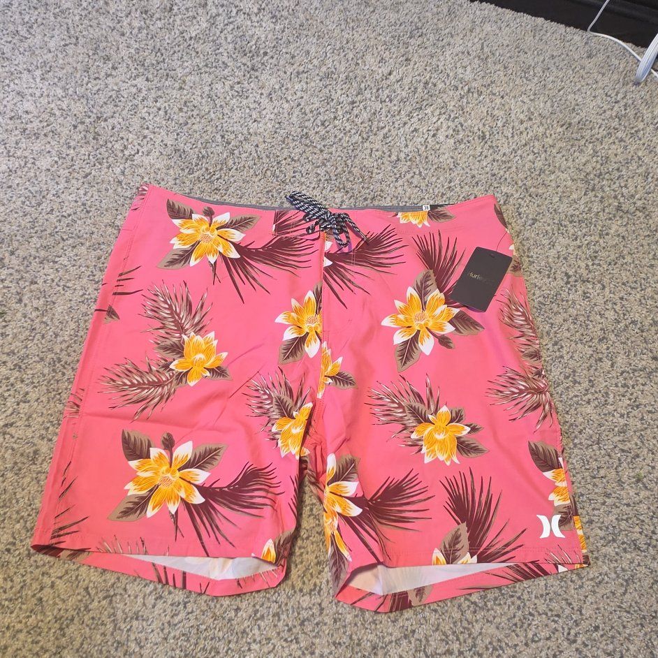 NWT Hurley Pink Bloom Floral Board Shorts Size 38 Surf Swim Trunks