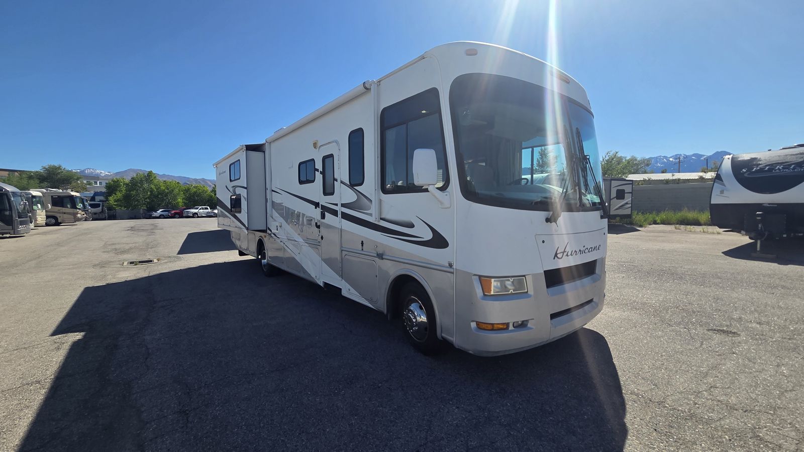 2009 Four Winds Hurricane 34B