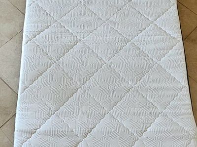 Certipur-US Certified 75x31x3 inch Memory Foam Tri-Fold Mattress Topper, Camping Guest Bed