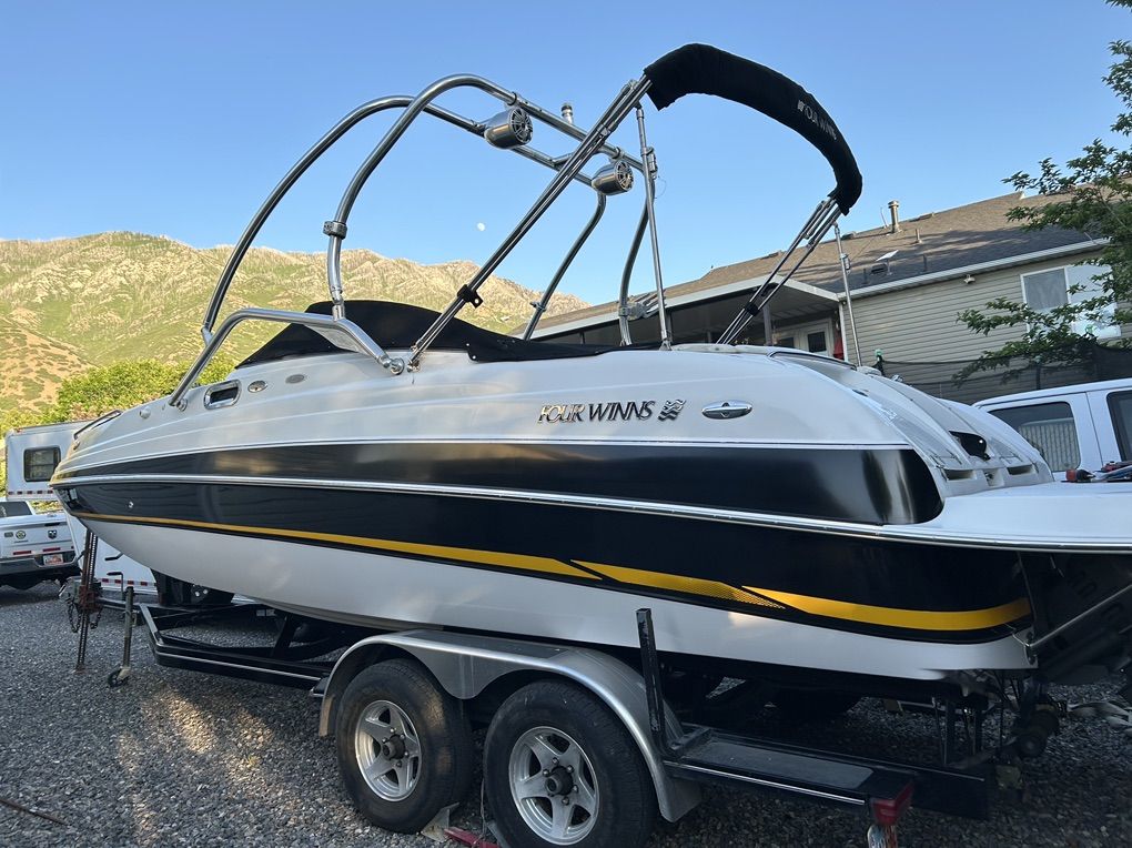 Four Winns Funship 234