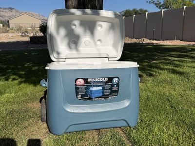 Igloo MaxCold Premium 62 Quart Wheeled Cooler