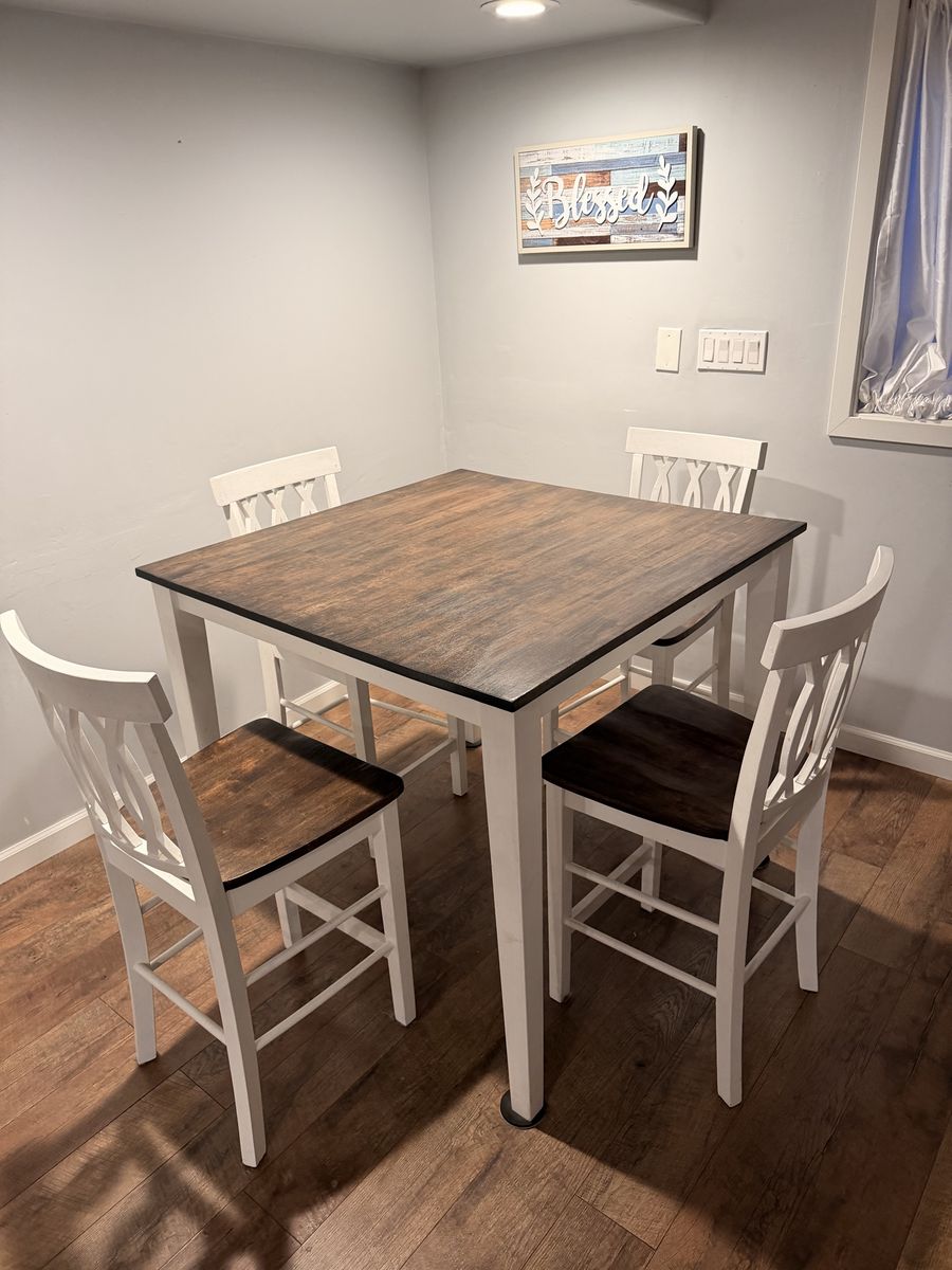 Modern Rustic Hardwood Dining Room Table and 4 Chairs 