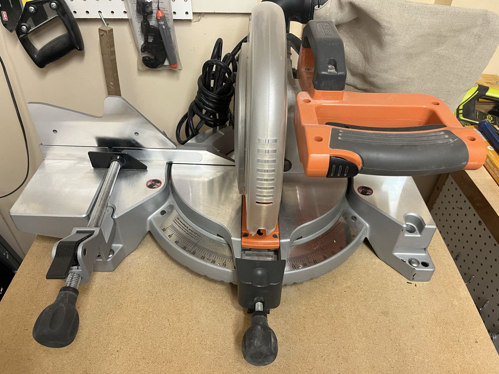 Ridgid 10 inch compound miter saw.