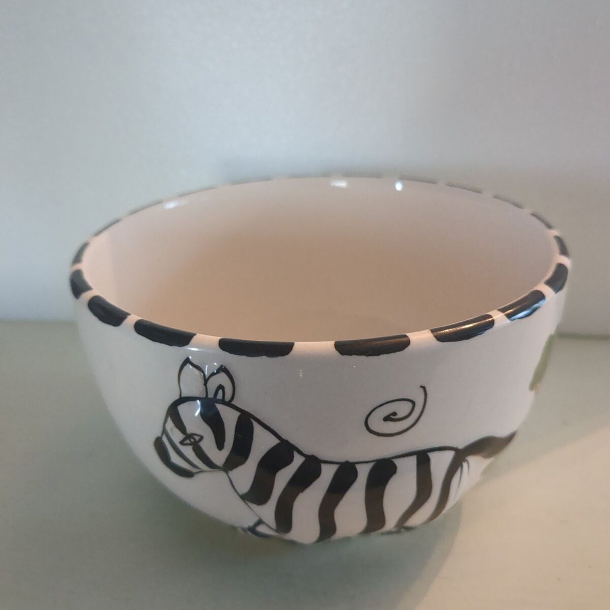 Zebra bowl