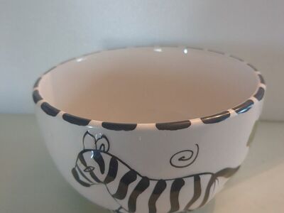 Zebra bowl