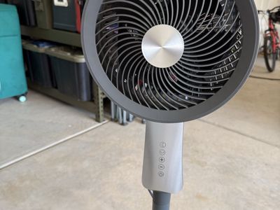 Oscillating Pedestal Fan w/ Remote