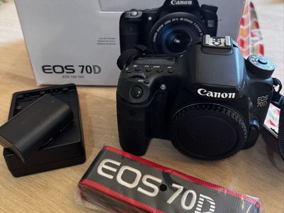 Canon EOS 70D dslr camera