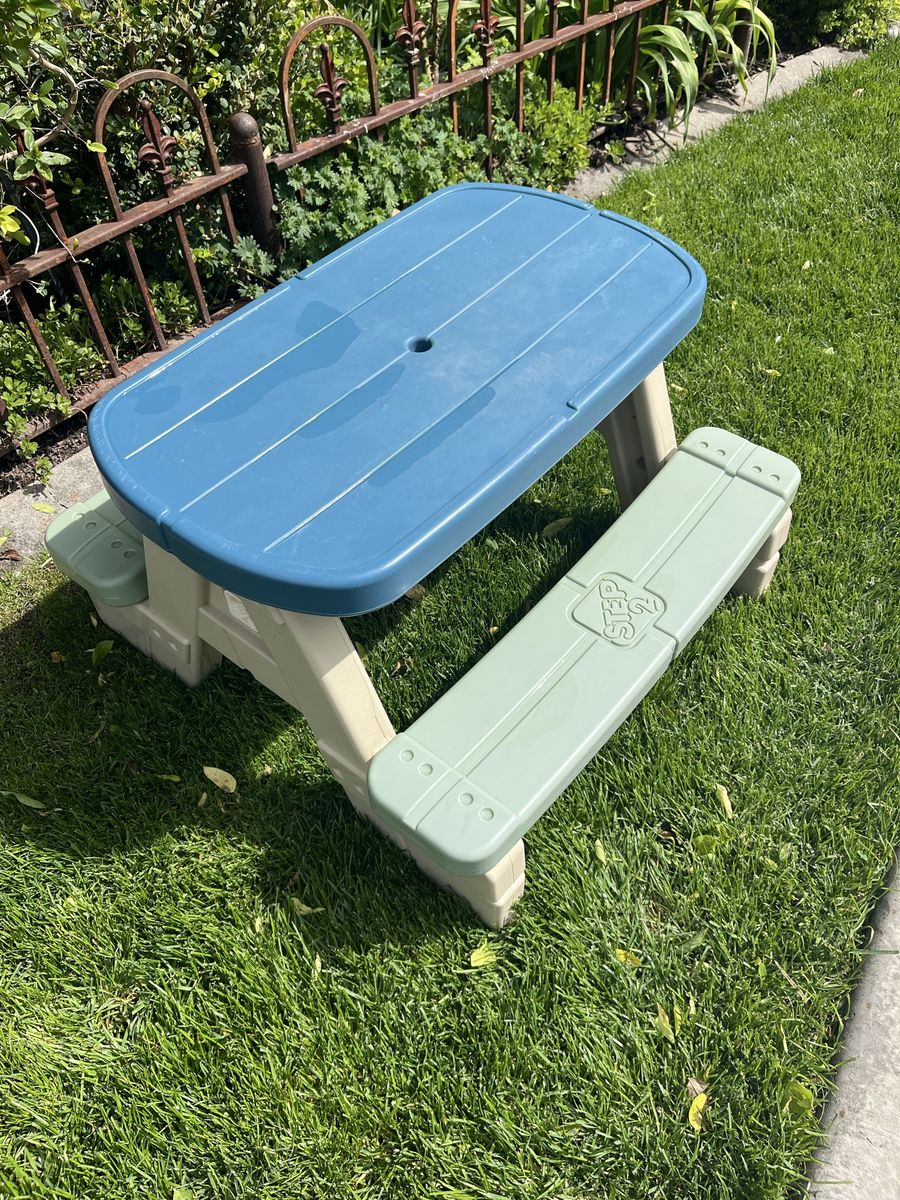 Step 2 kids picnic table