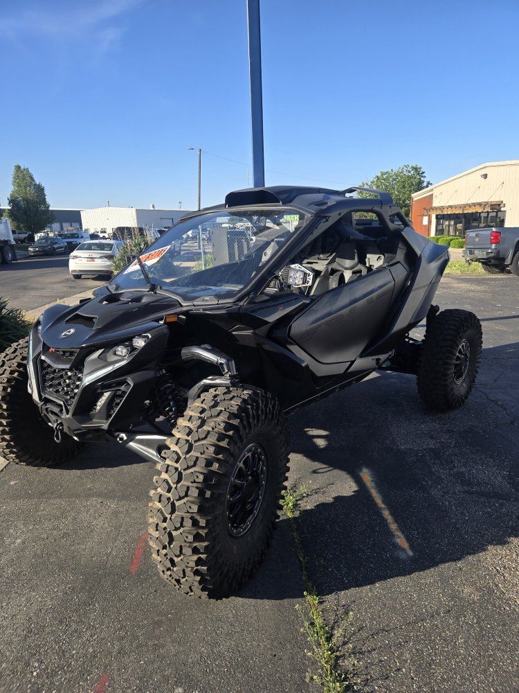 2025 Can Am Maverick R XRS w/ smart shox