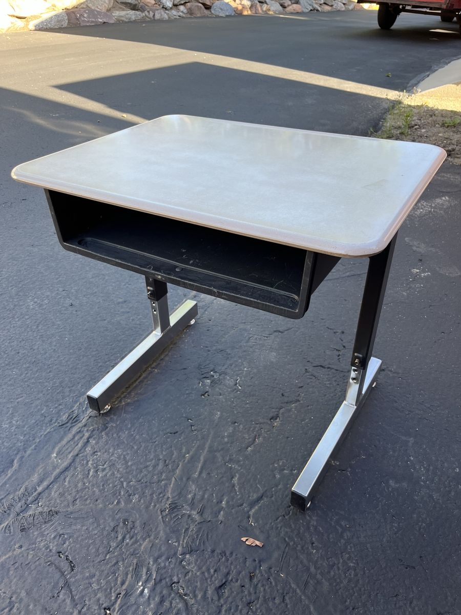 Kids School Desks