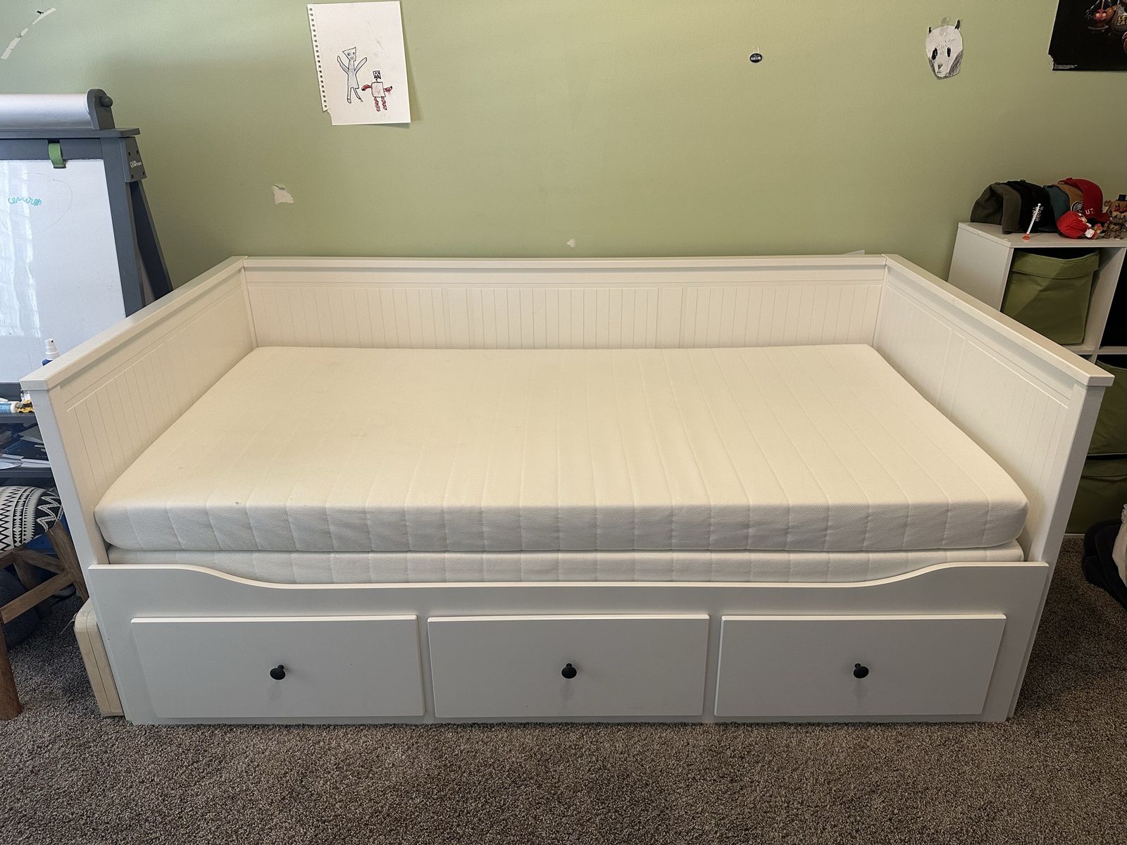 IKEA Hemnes Daybed White Twin with 3 Drawers & Pull-Out trundle Bed - Used, Great Condition