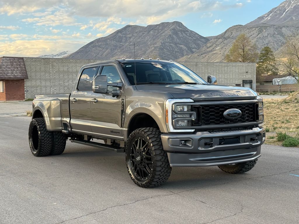 2026 Ford F-350 Super Duty Lariat