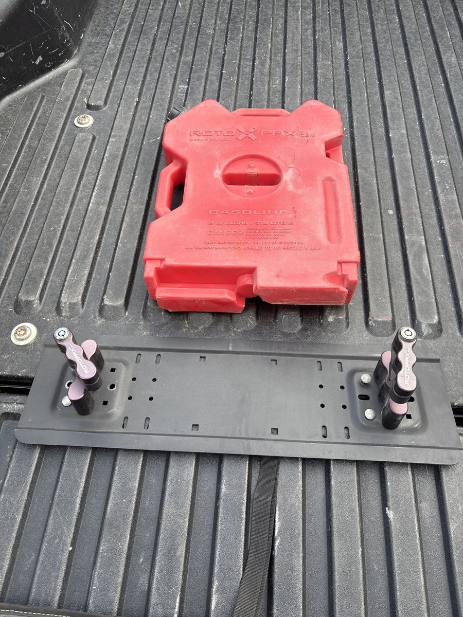 Rotopax universal mounting plate and gas can 