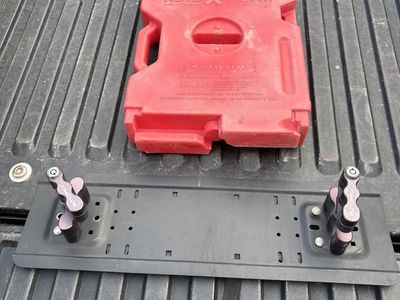 Rotopax universal mounting plate and gas can