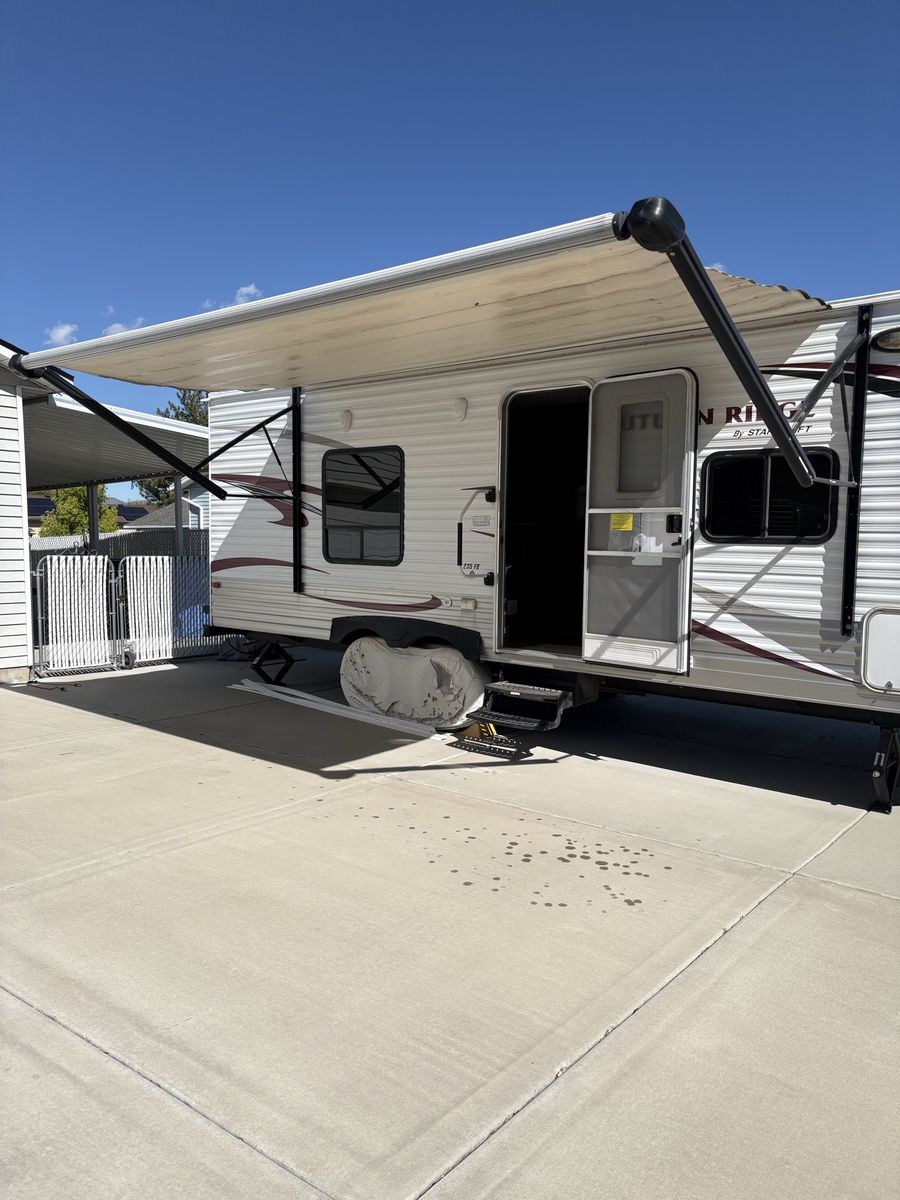 2014 Autumn ridge By StarCraft model 235FB