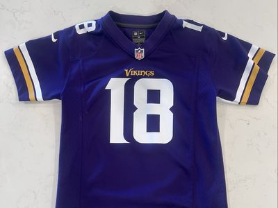 Youth Medium Purple Justin Jefferson jersey.