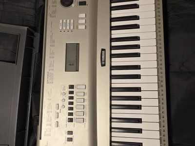 Yamaha YPG-235 76-Key Portable Grand Piano