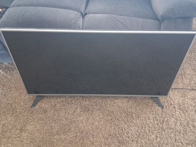 LG 4K UHD Smart TV 43 inch with Philips DVD Player, Great Condition