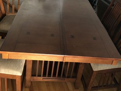Dining Table & 6 Chairs