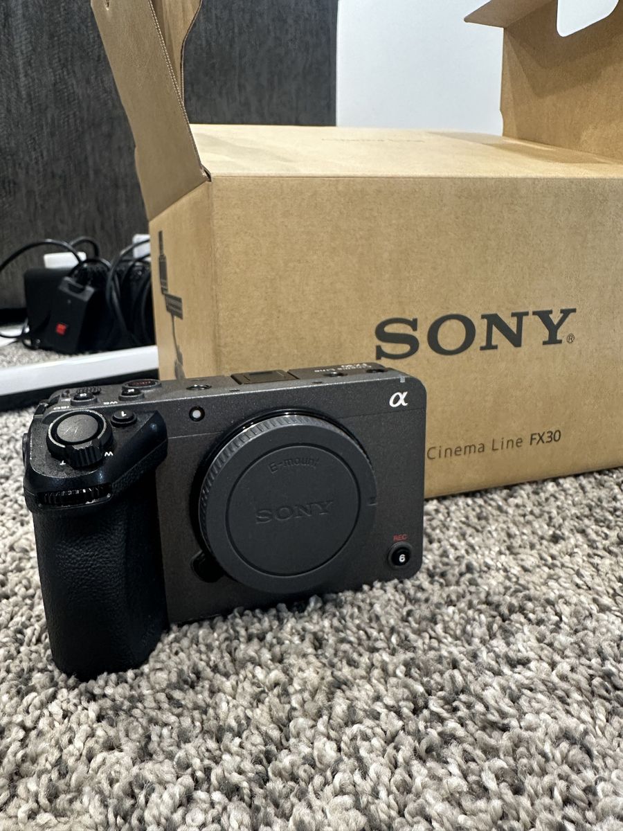 Sony Fx30 - Cinema Line Camera + Battery Bundle
