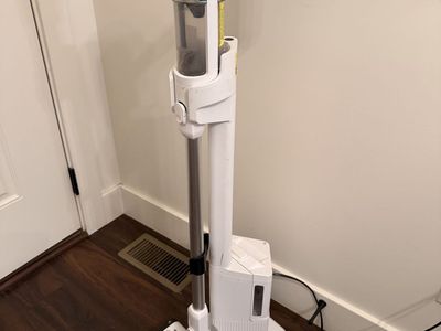 Shark Clean Empty Anti-Allergen Complete Seal Cordless Pet Stick Vacuum Cleaner