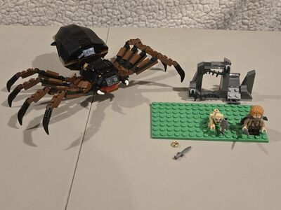 Lego Hobbit and Lord of the Rings Shelob Attacks
