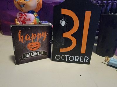 Halloween signs