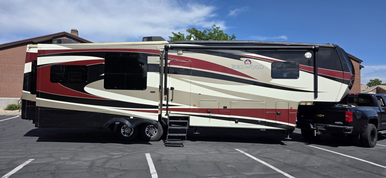 2013 Redwood 36RL 39' Luxury Fifth Wheel | 1 Owner | Full Body Paint