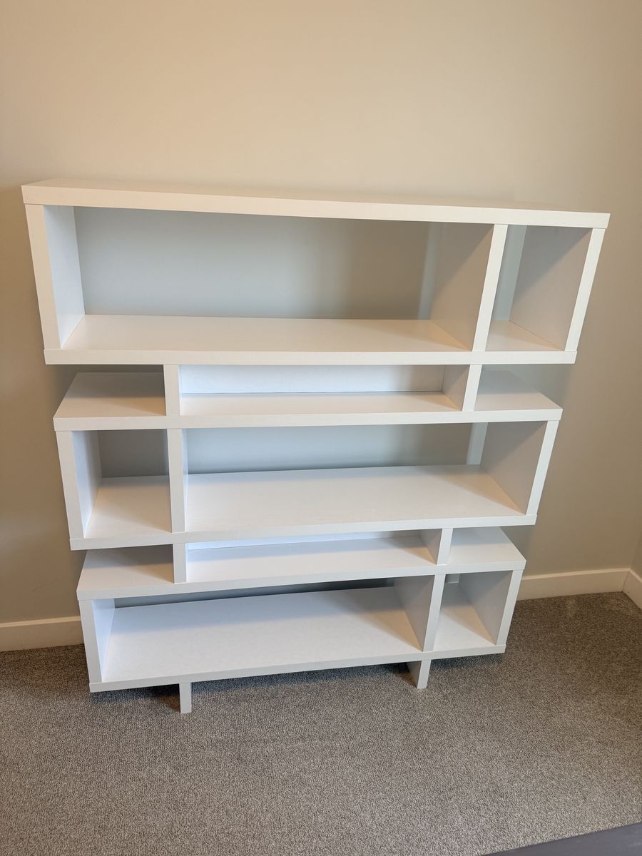 Modern Coaster Reid 4-Tier Bookcase - Great Condition