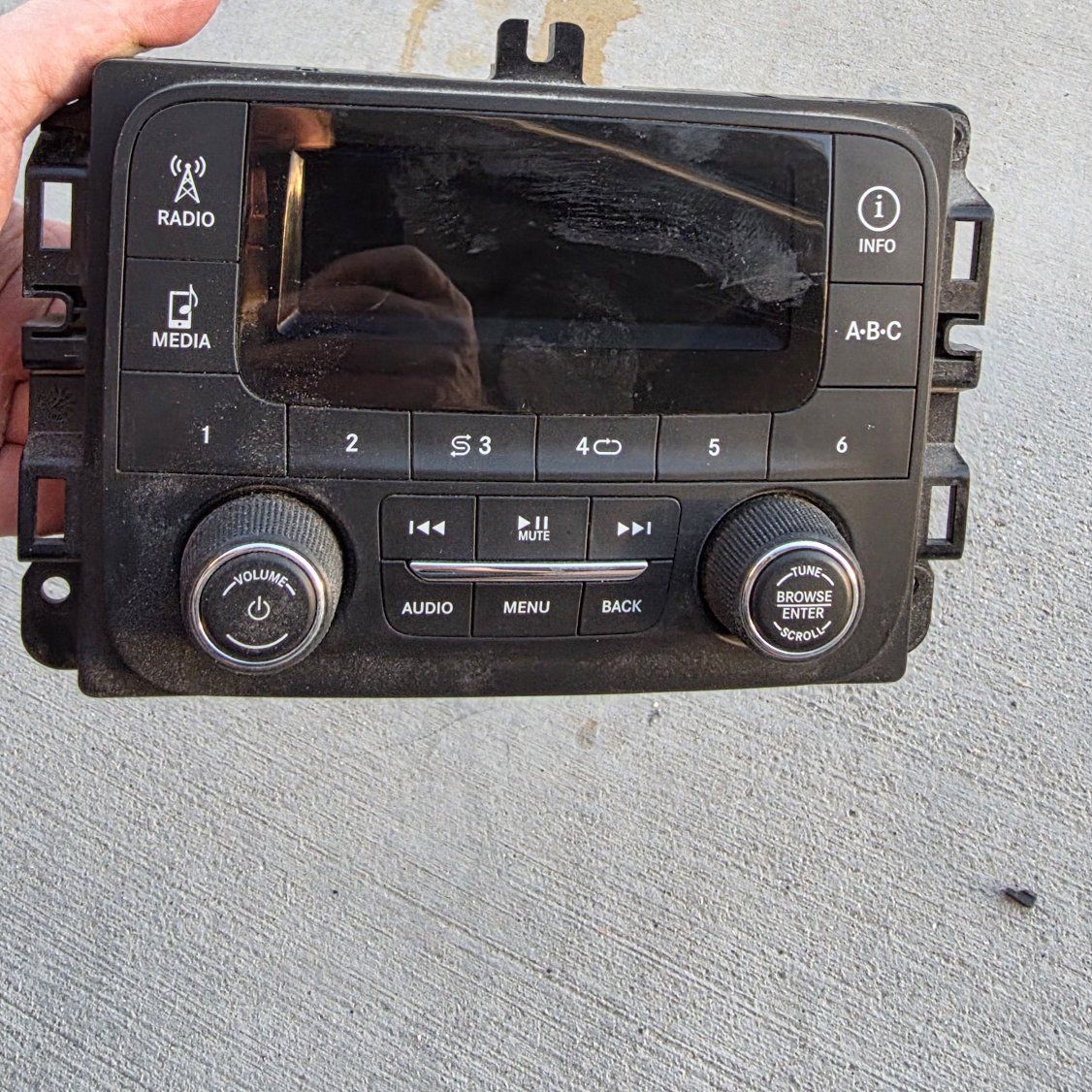 2013-2016 Dodge Ram 1500-3500 Radio AM FM