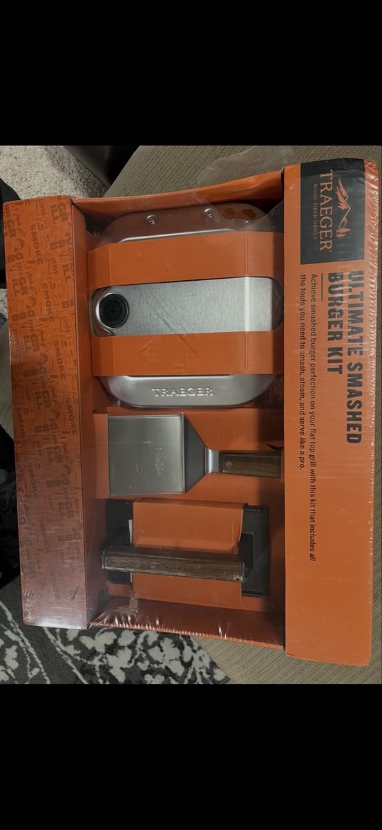 Traeger Ultimate Smashed Burger Kit