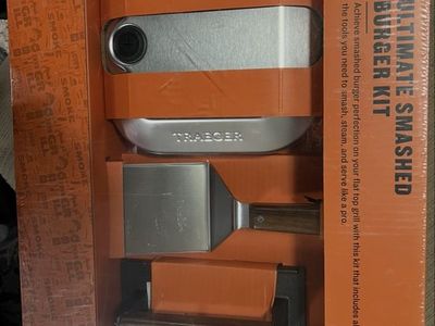 Traeger Ultimate Smashed Burger Kit