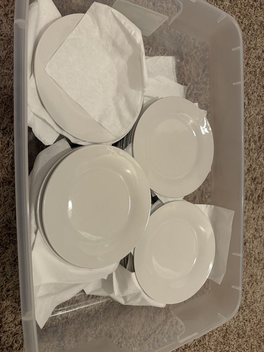 8in plates. Qty 115