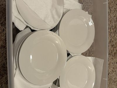 8in plates. Qty 115