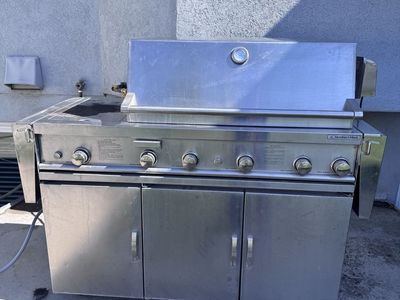Natural Gas Grill - 6 Burner