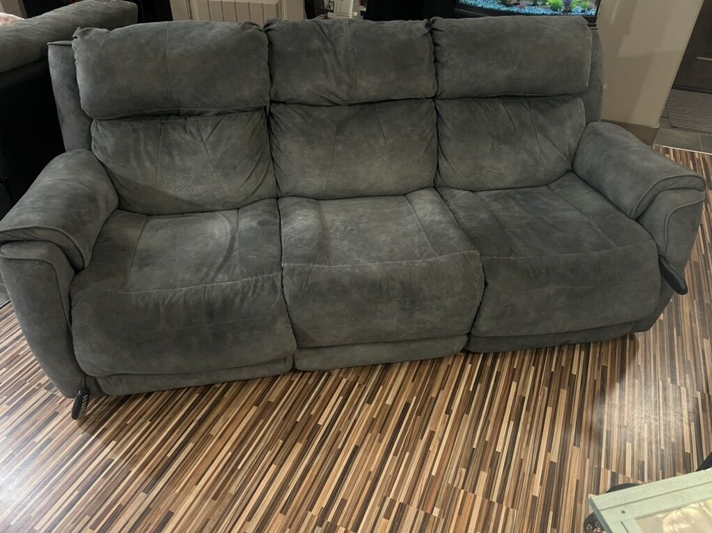 Reclining sofa
